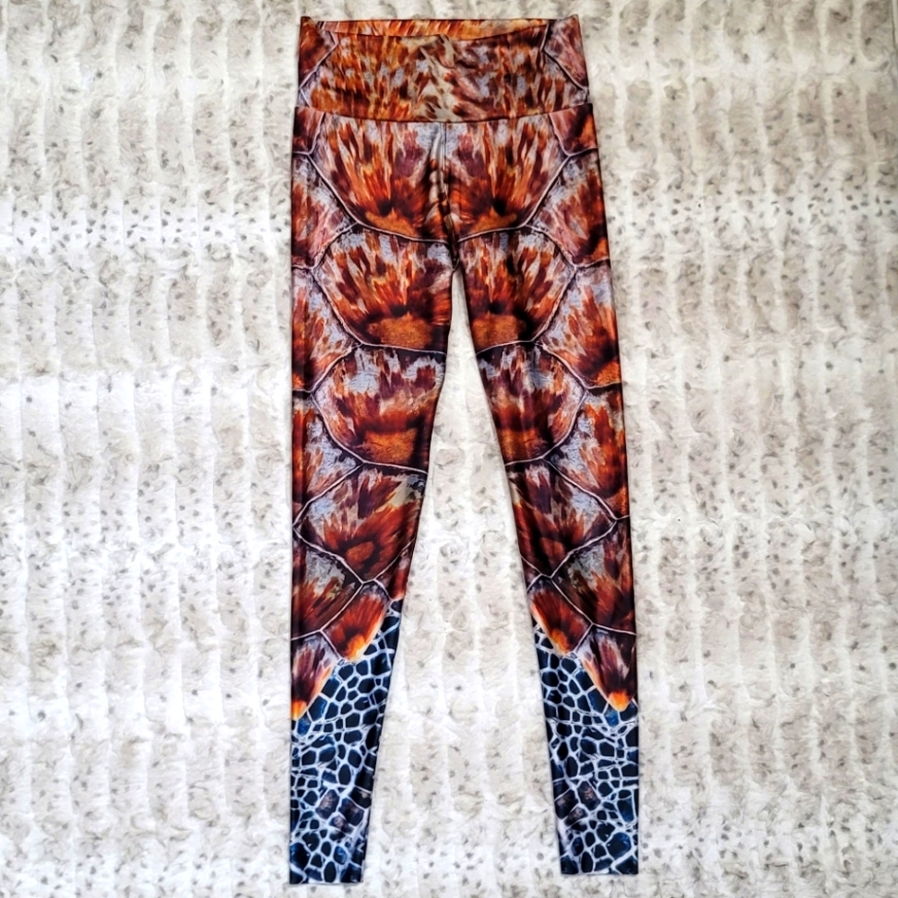 Waterlust Sea Turtle Survivor Leggings